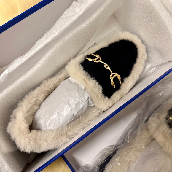 Stuart Weitzman - Picture 7 of 10